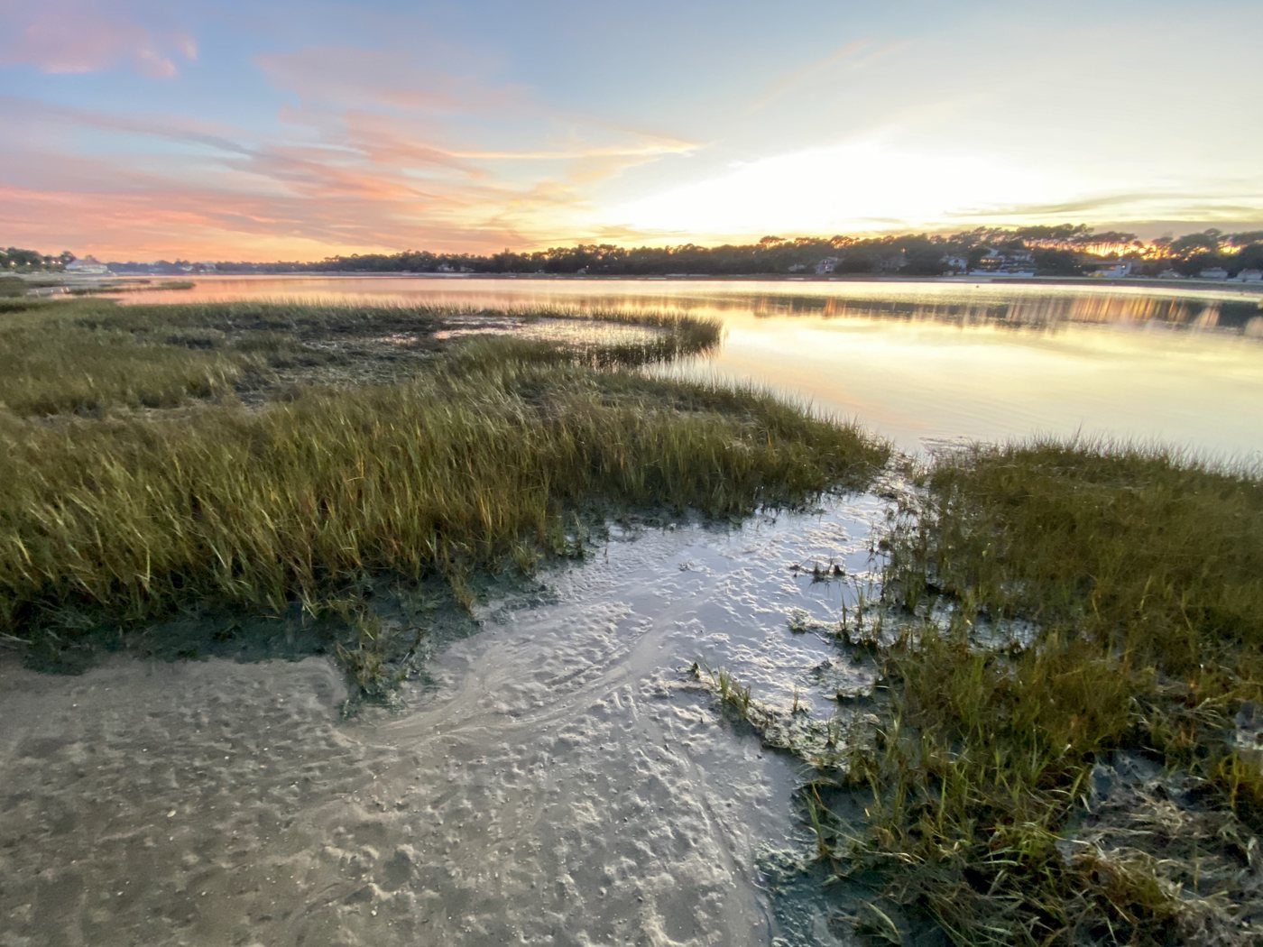 Chenal du lac marin d'Hossegor au crépuscule