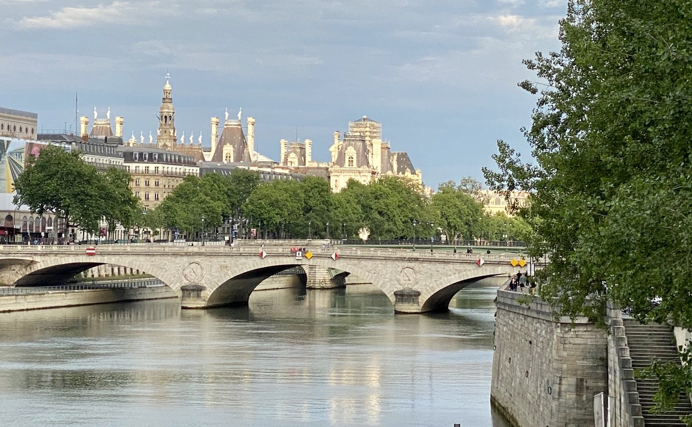 La Seine et ses ponts au cœur de Paris